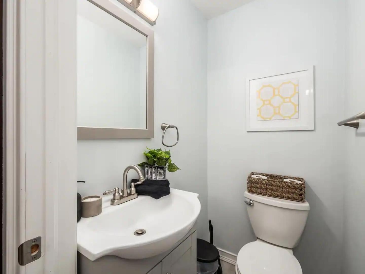 Fun Upscale Oasis W Hot Tub Near Osu & Short North