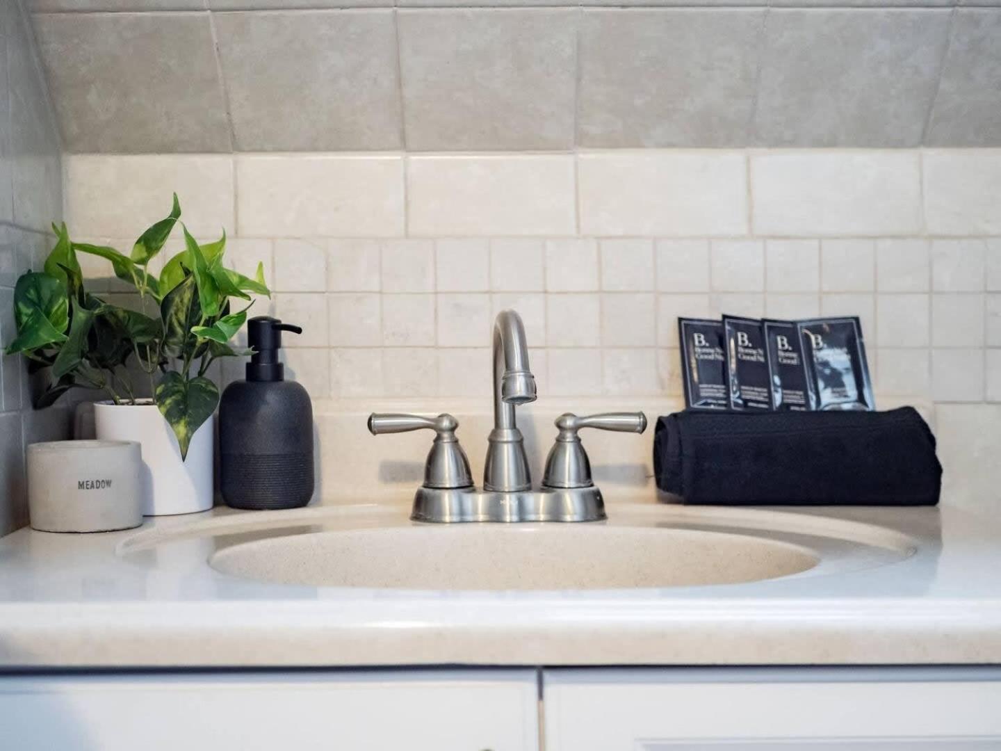 Fun Upscale Oasis W Hot Tub Near Osu & Short North Ferienhaus Columbus