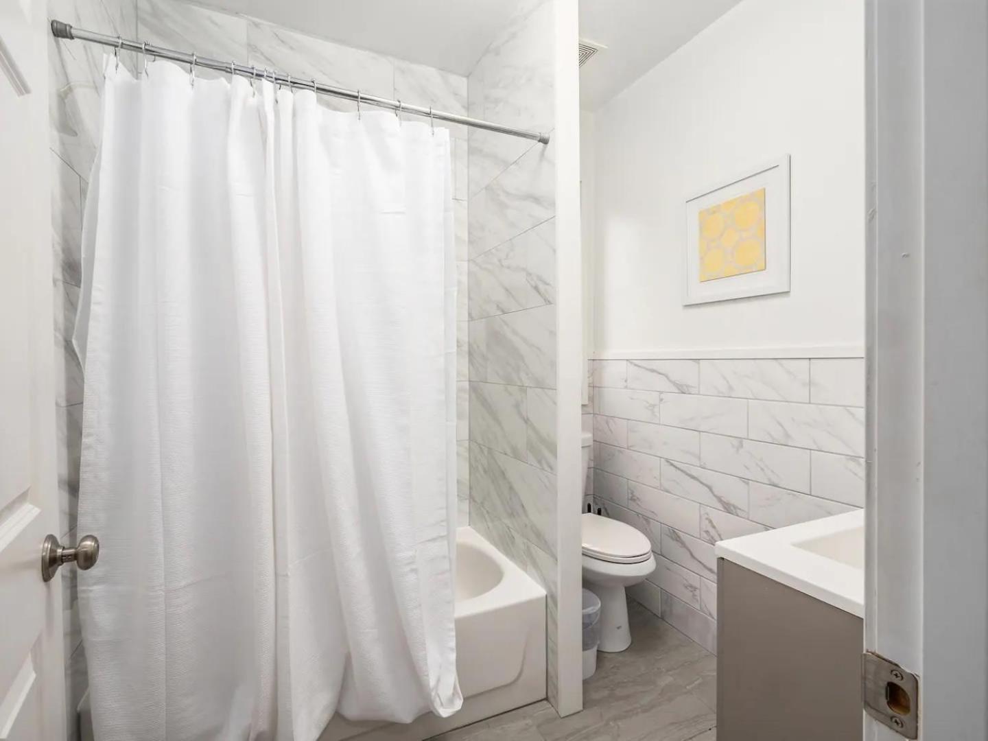 Fun Upscale Oasis W Hot Tub Near Osu & Short North Ferienhaus Columbus