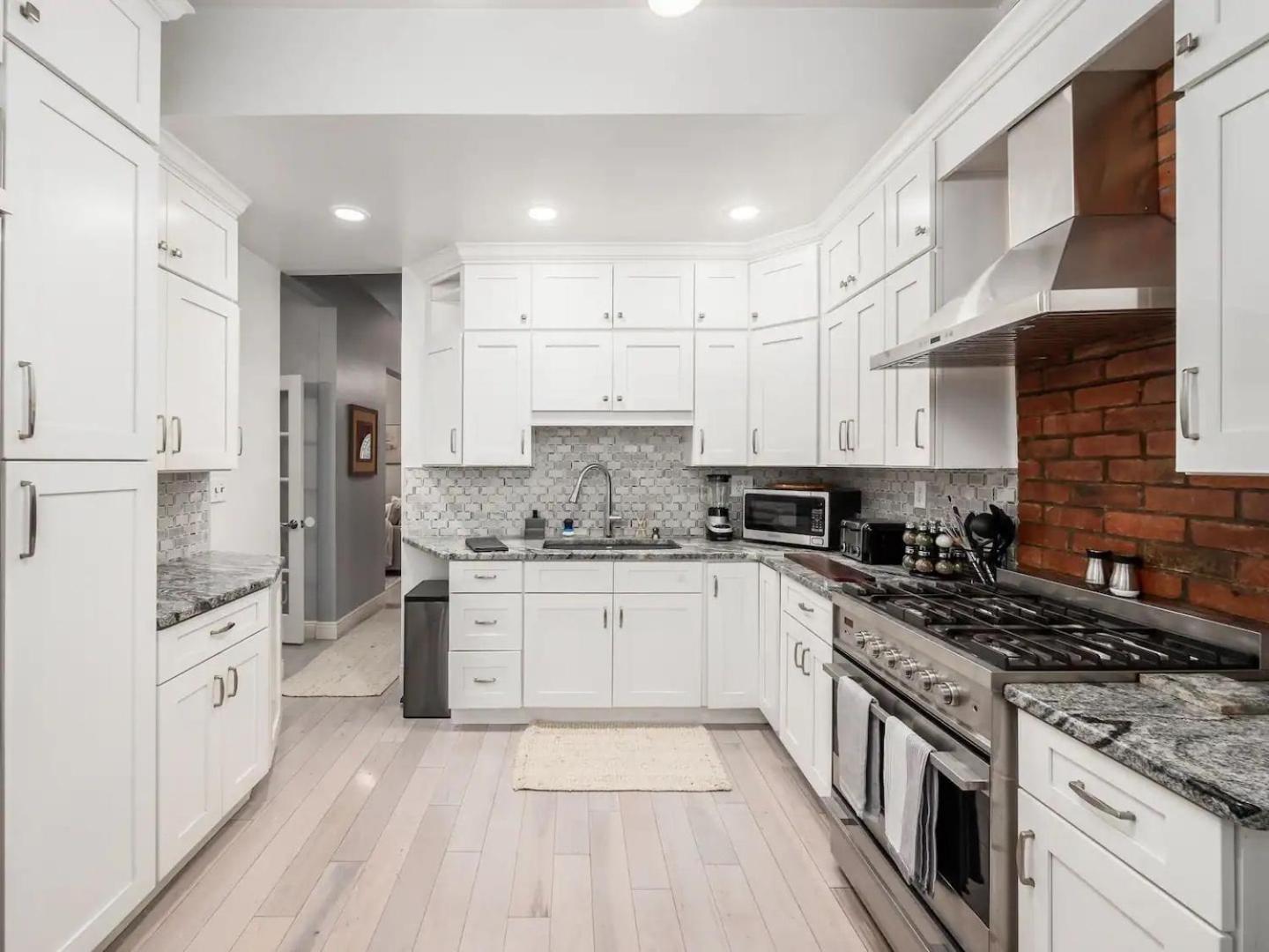 Ferienhaus Fun Upscale Oasis W Hot Tub Near Osu & Short North *