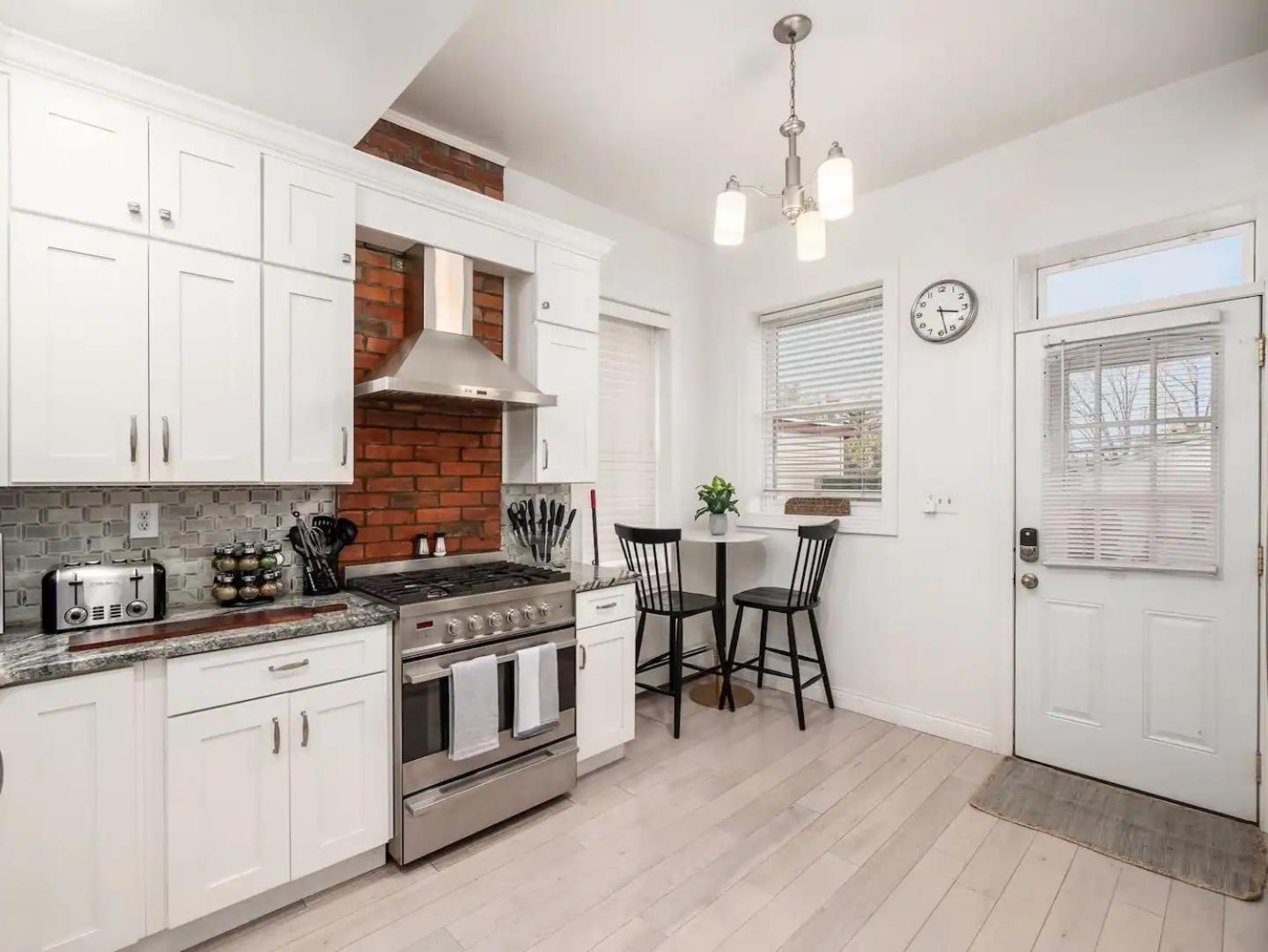Fun Upscale Oasis W Hot Tub Near Osu & Short North * Columbus