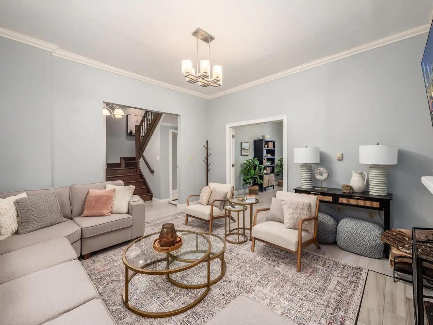 Fun Upscale Oasis W Hot Tub Near Osu & Short North *