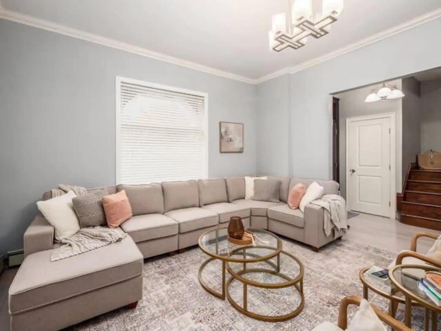 Fun Upscale Oasis W Hot Tub Near Osu & Short North