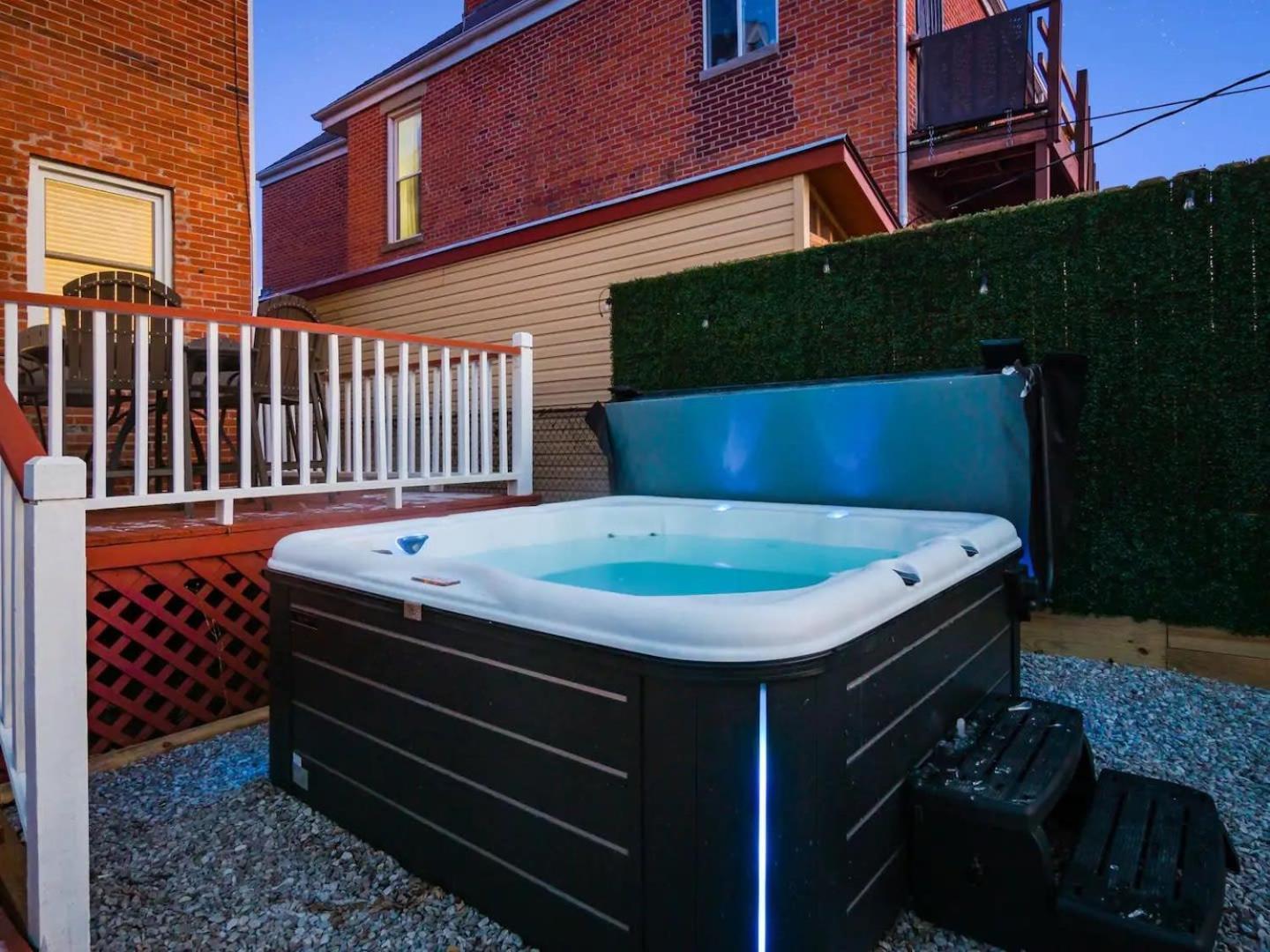 Ferienhaus Fun Upscale Oasis W Hot Tub Near Osu & Short North *