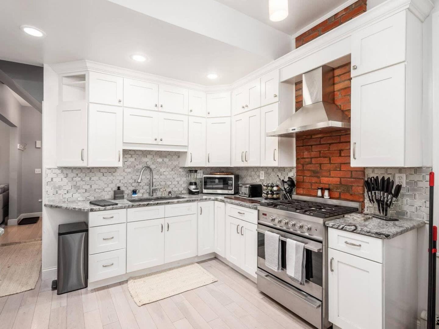 Fun Upscale Oasis W Hot Tub Near Osu & Short North * Columbus