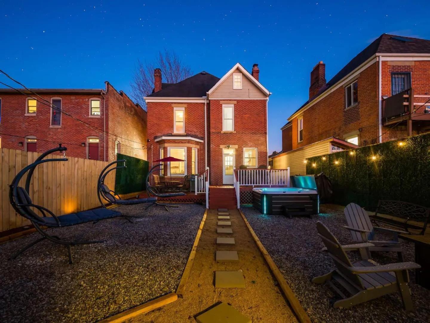 Fun Upscale Oasis W Hot Tub Near Osu & Short North * Columbus