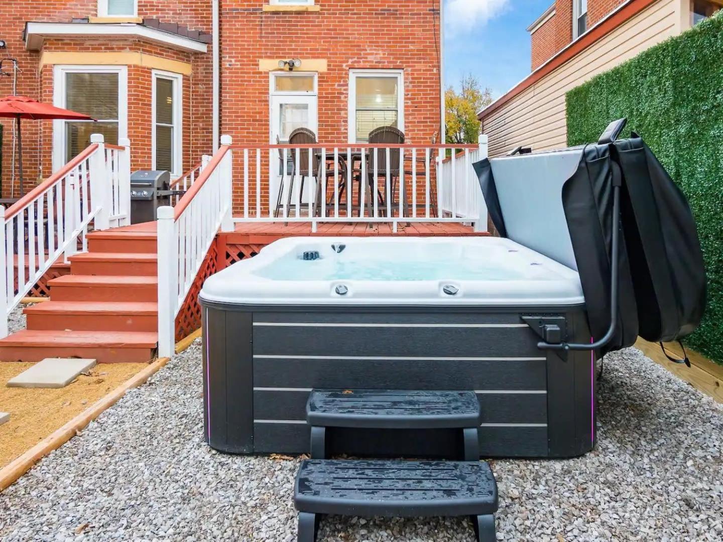 Ferienhaus Fun Upscale Oasis W Hot Tub Near Osu & Short North Columbus